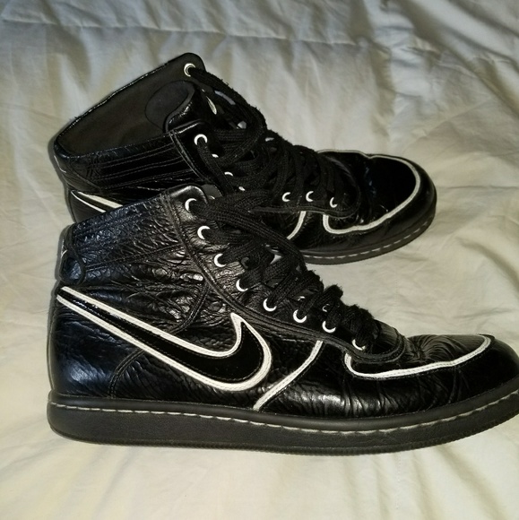 Nike Shoes - VINTAGE NIKE SCANDAL MID in size women's 8